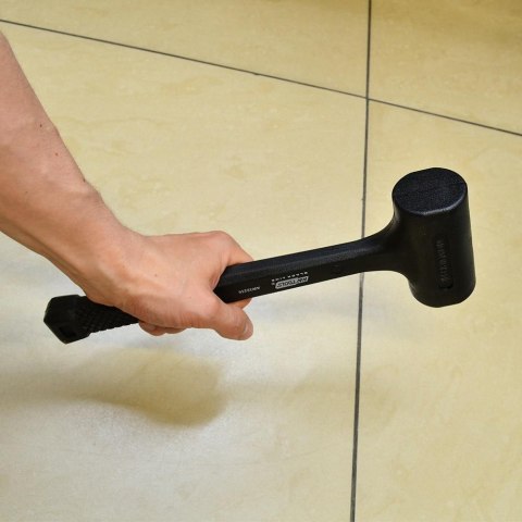 AWTOOLS MŁOTEK BEZODRZUTOWY FI=44,5mm, 740g BLACK LINE AWTOOLS MŁOTEK BEZODRZUTOWY FI=44,5mm, 740g BLACK LINE